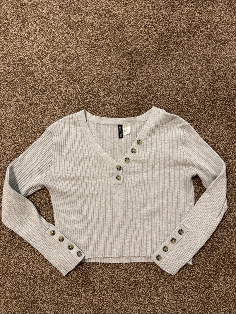 H&M Light Gray Ribbed V-Neck Crop Sweater with Button Detail